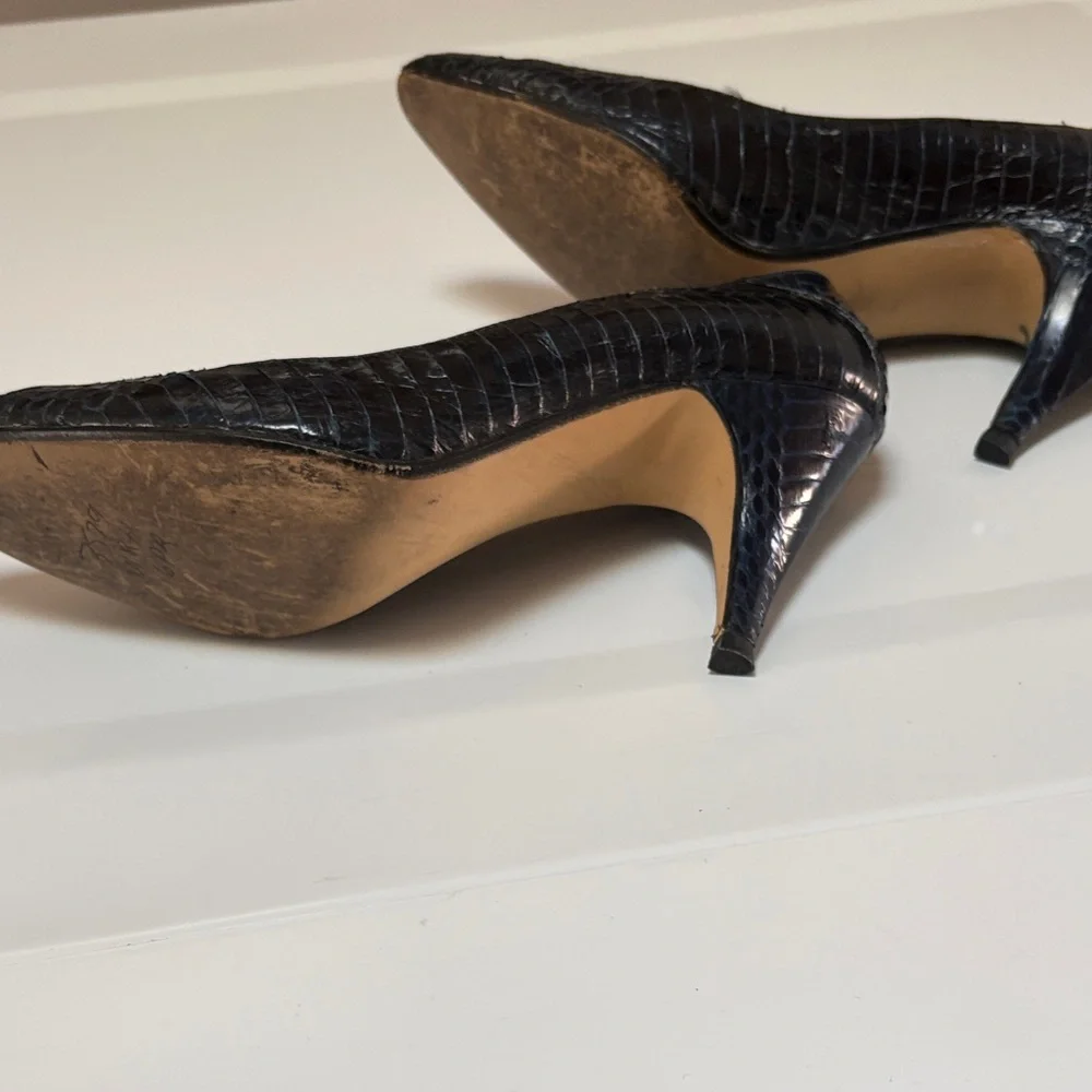 J.Renee Black Croc-Embossed Heels with Gold Interior - Picture 6 of 6